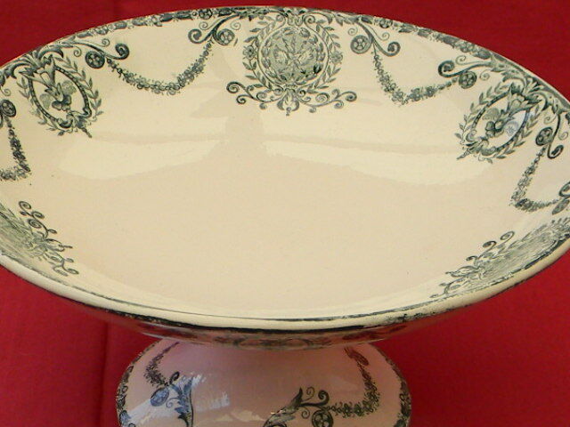 Coupe à fruits en faience de Longwy, modèle Pierrefonds