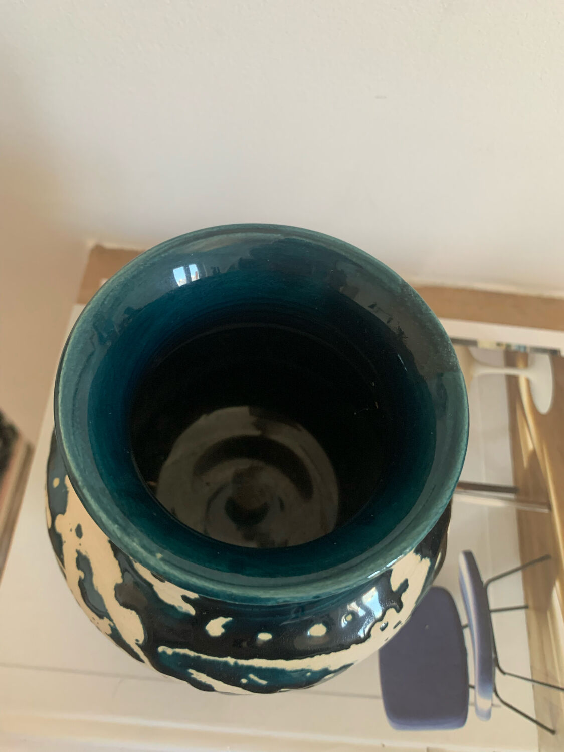 Vintage duck blue pot or vase