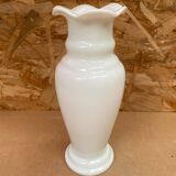 Ancien Vase Soliflore Opaline Blanche Col Corolle Vintage
