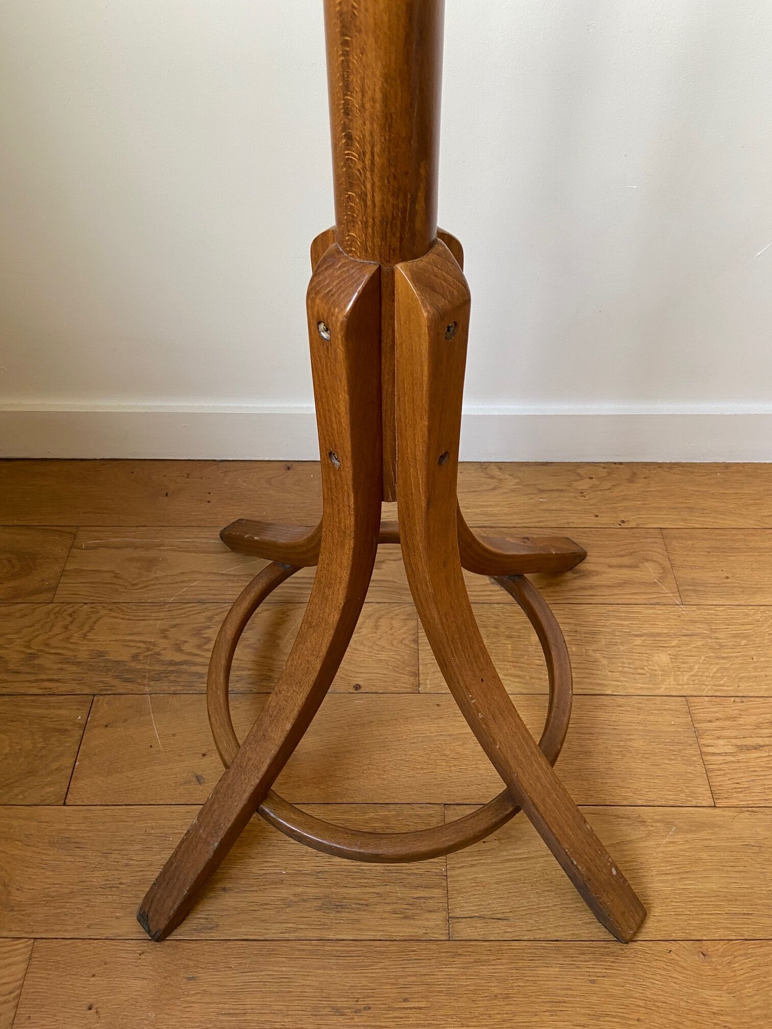 Light wooden parrot coat holder 6 patères