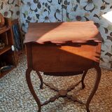 Sewing table worker