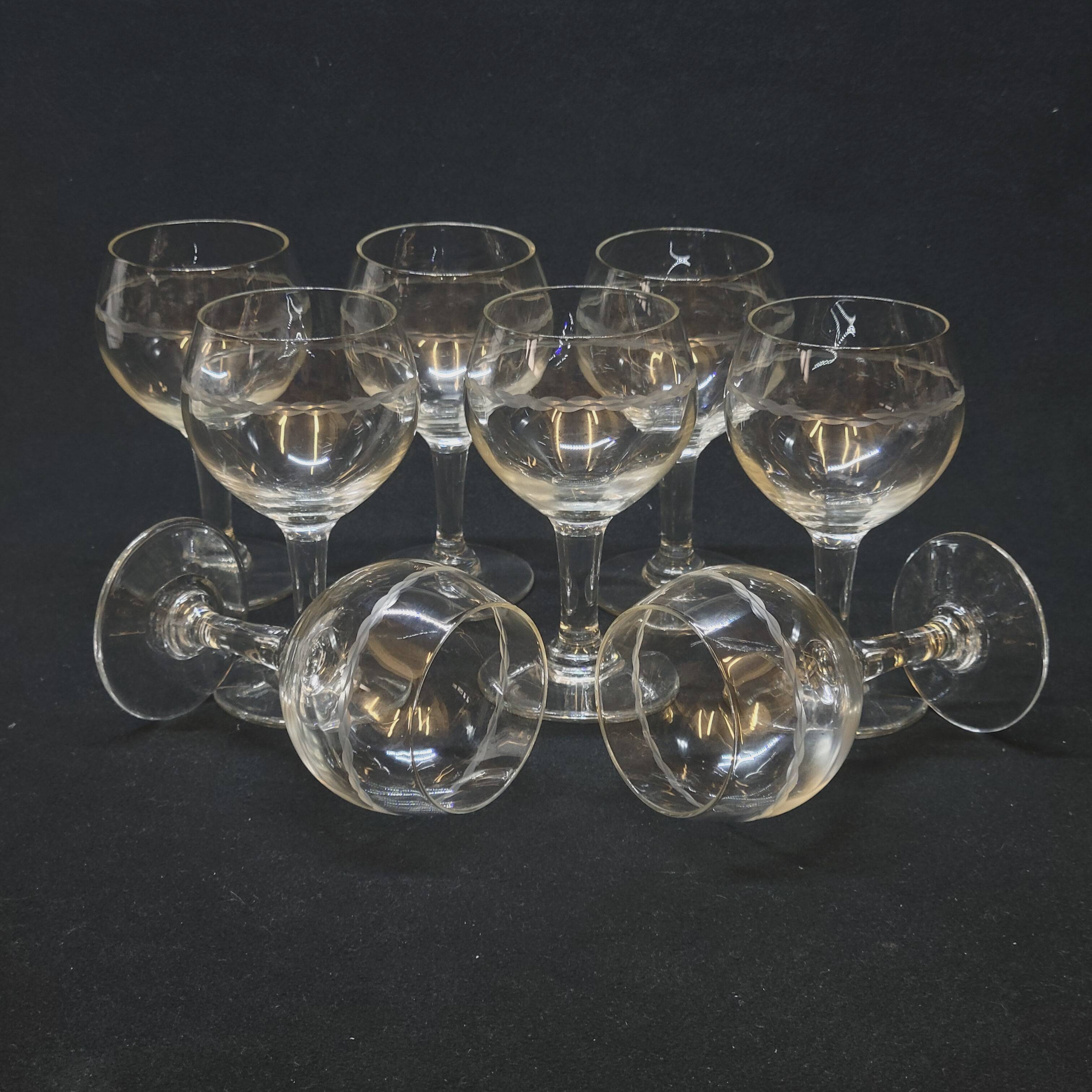 8 wine glasses in chiseled cut glass