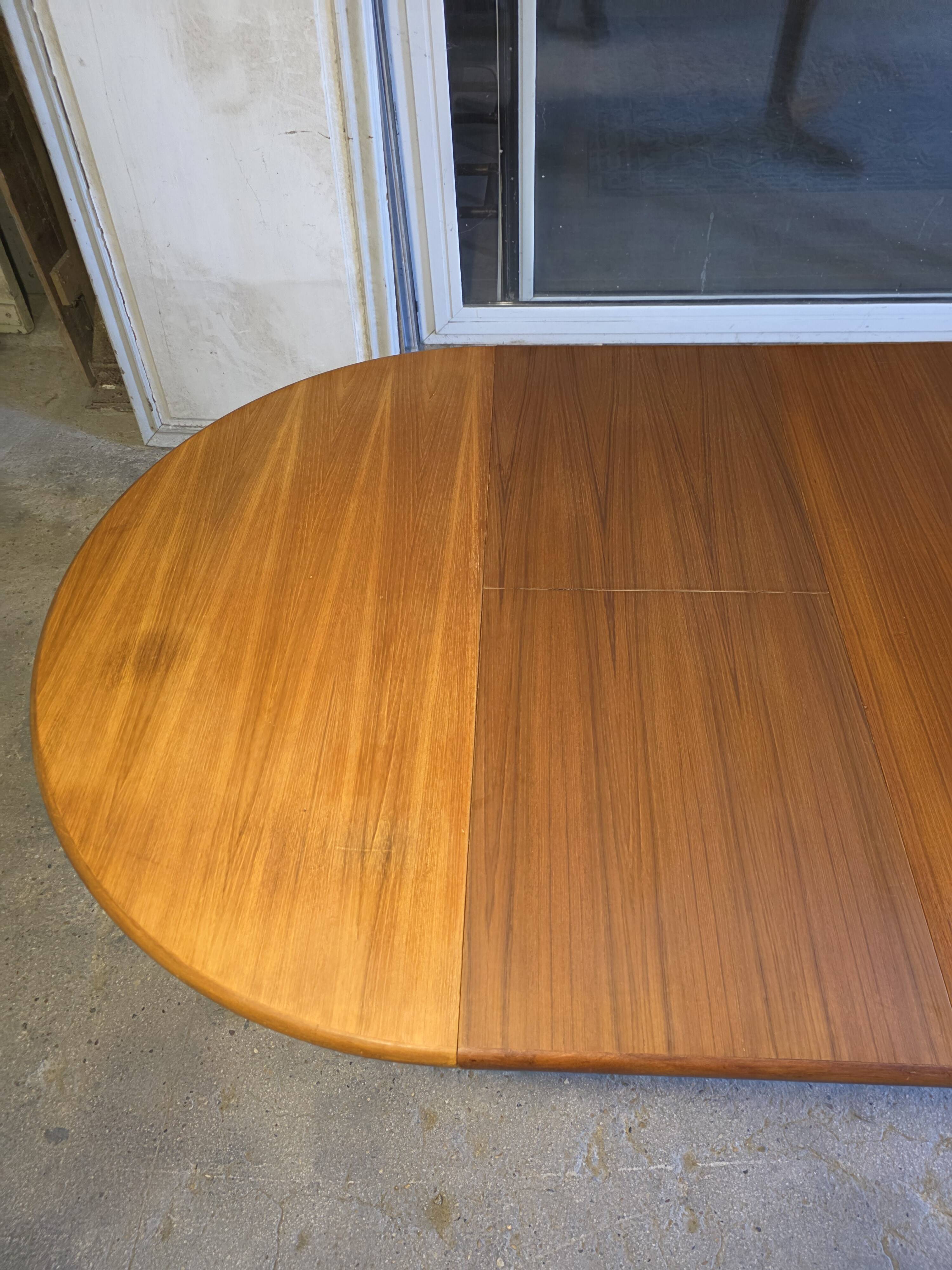 Table Baumann extensible en teck des années 60