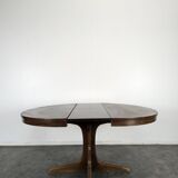 Round teak table with extension