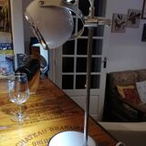 Eyeball desk lamp adjustable and steerable