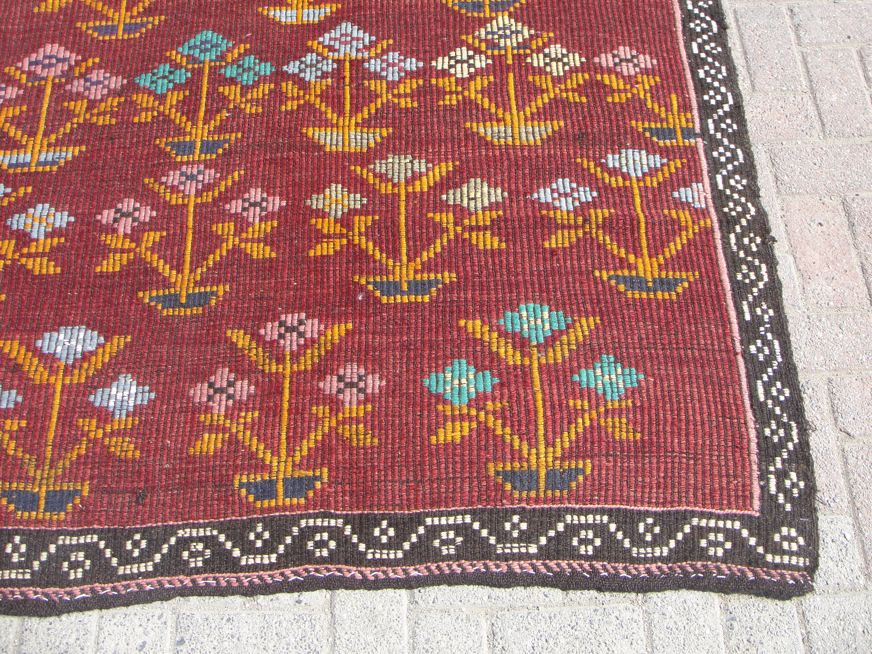 Handmade wool kilim rug