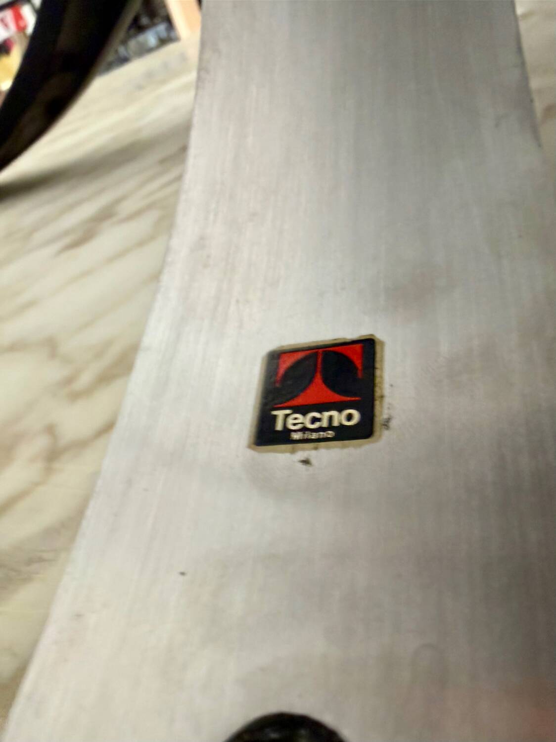 Round marble table T69 design Osvaldo Borsani for Tecno year 70