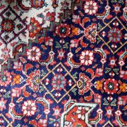 Tapis médaillon en laine vintage des années 1940, rouge et marine, 206 × 320 cm
