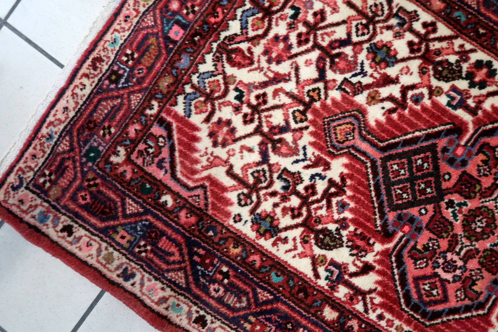 Handmade vintage Persian Hamadan rug 2.5' x 4' (77cm x 124cm), 1970s