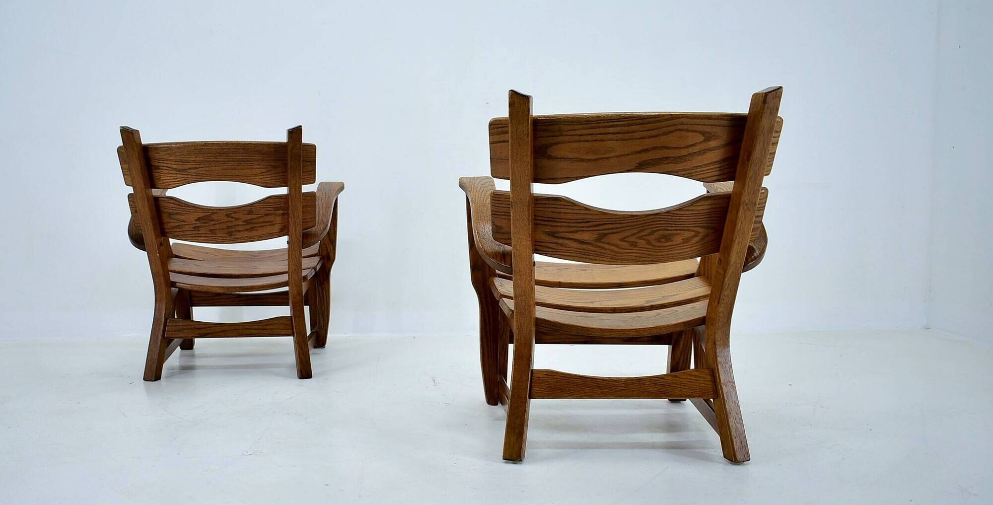 Paire de fauteuils lounge brutalistes en chêne massif par Dittmann & Co., 1970s