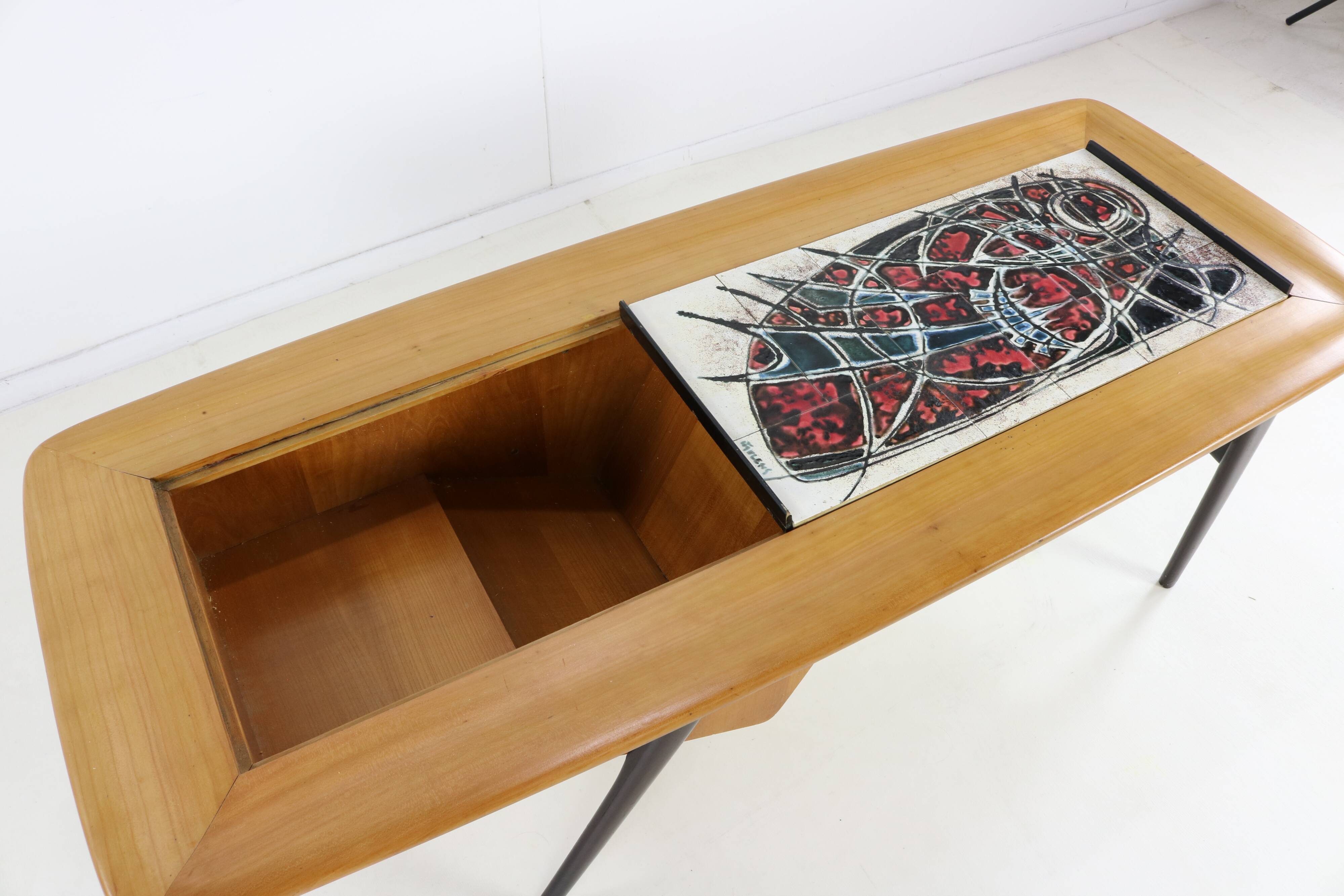 Iconic belgian design coffee table by Alfred Hendrickx