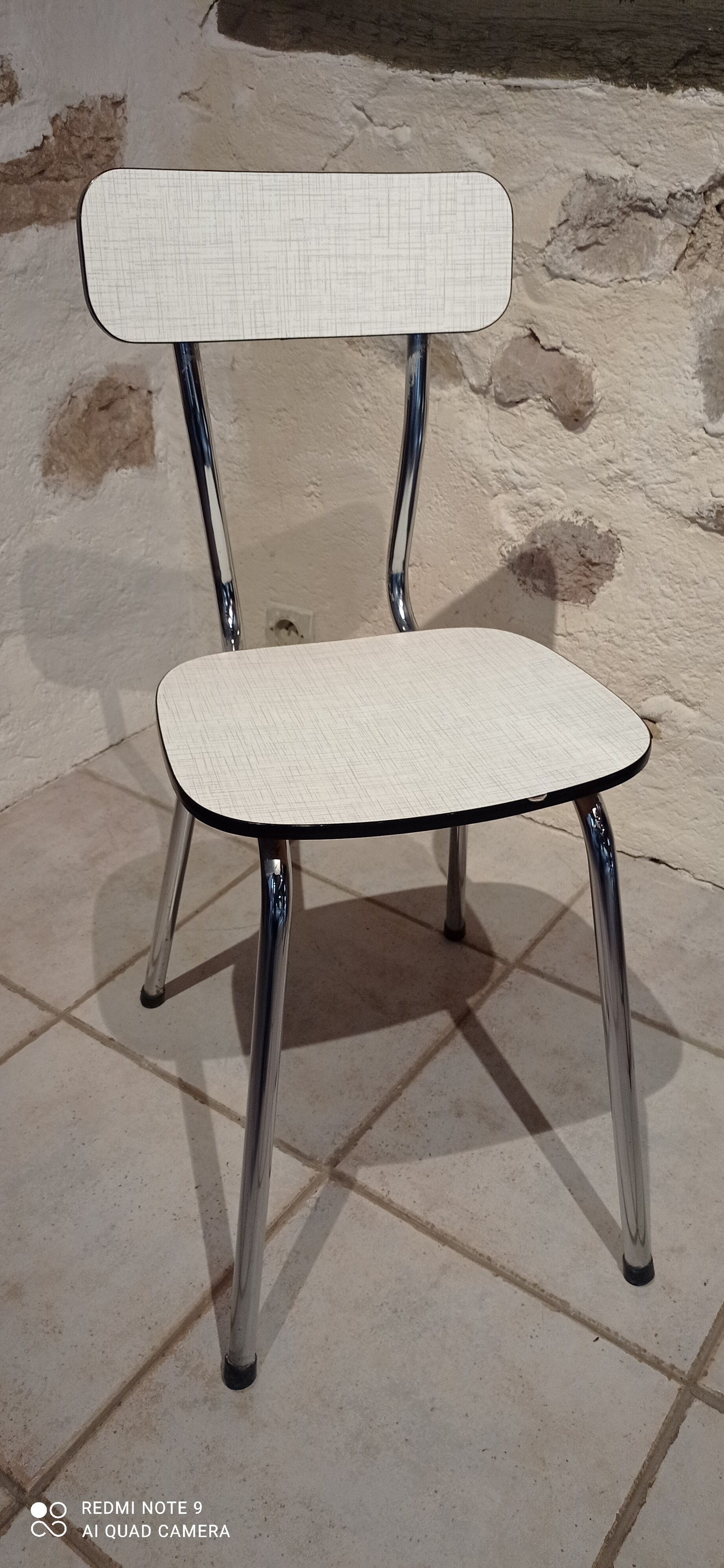 Chaise marbrée formica