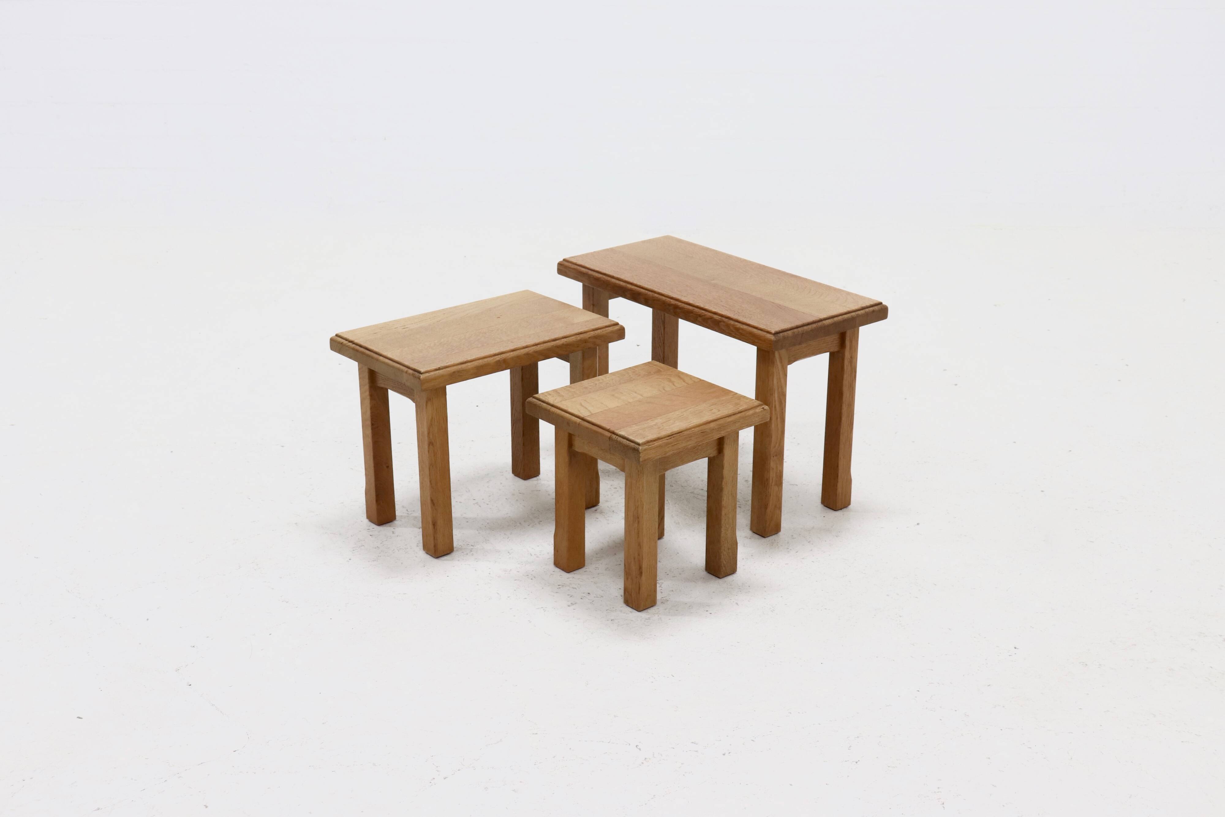 Ensemble de 3 tables gigognes en chêne blond de style brutaliste 1960
