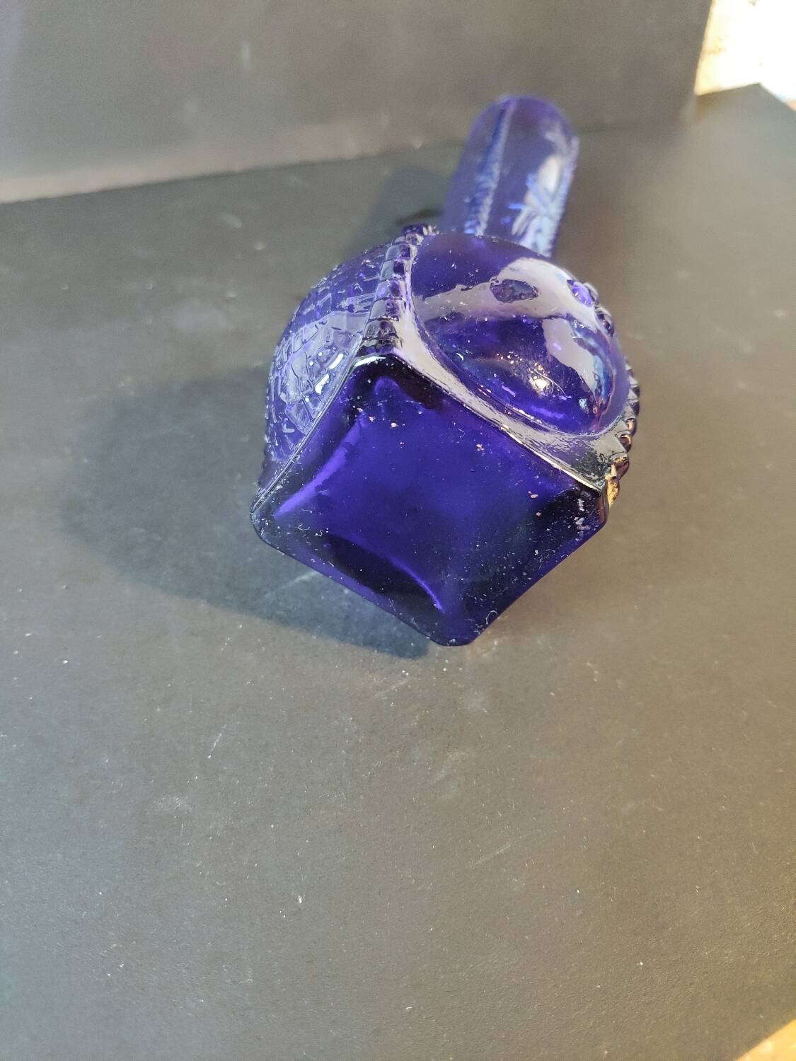 Vintage cobalt blue glass vase with foliage decoration – 20 cm