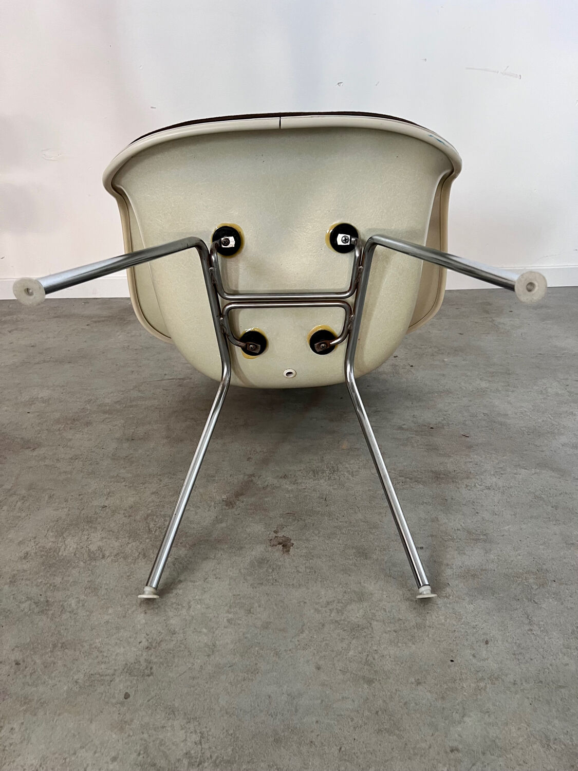 Old Charles and Ray Eames Vitra design armchair from the 70s fiberglass armchair fabric