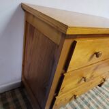 Pine chest of drawers