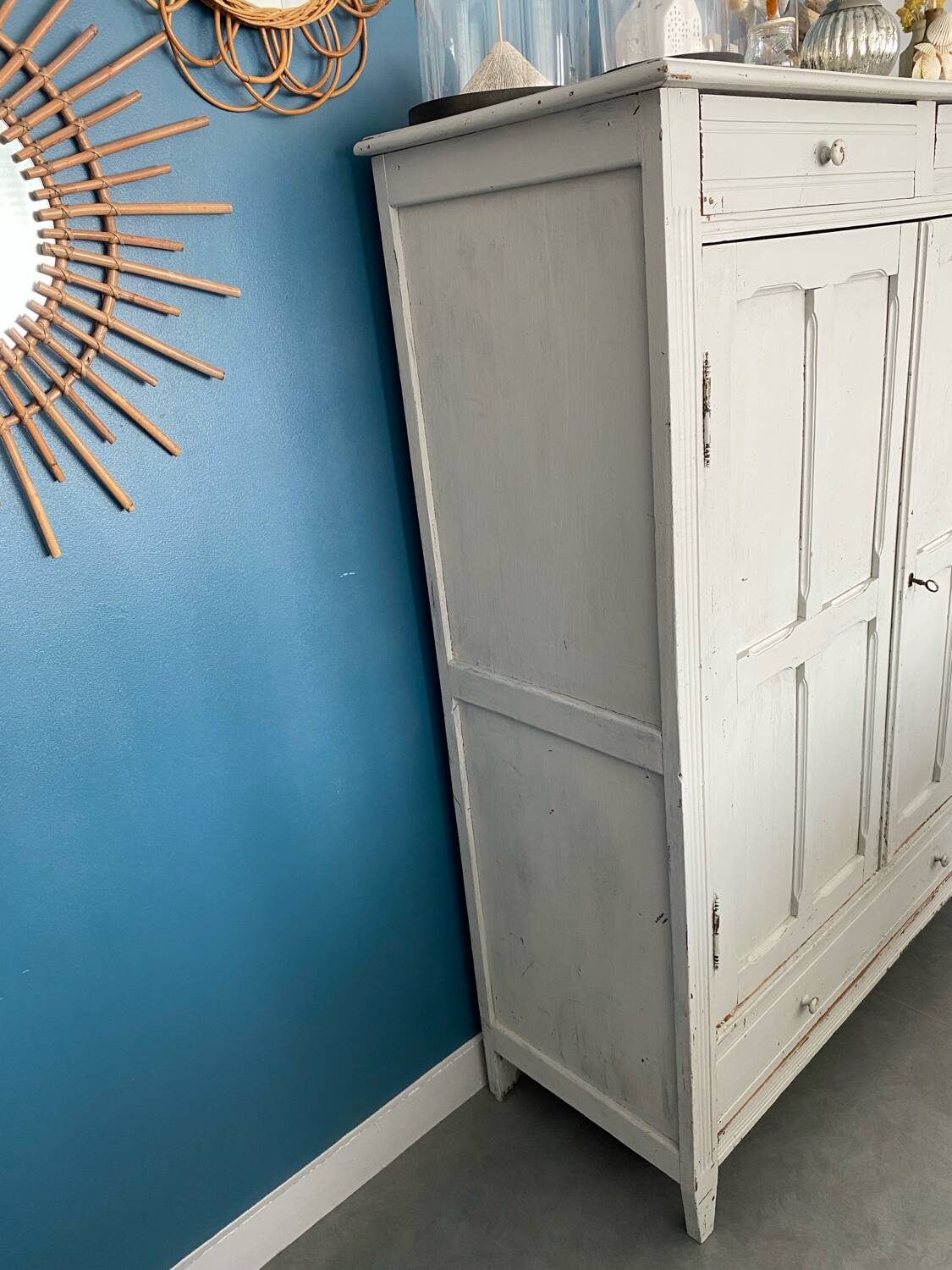 Small Parisian wardrobe