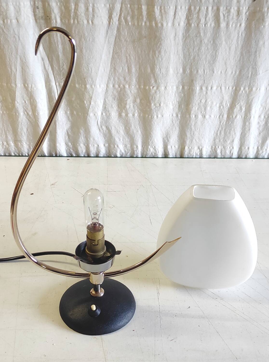 Table lamp from the Arlus house in brass and opaline - 1950s/60s