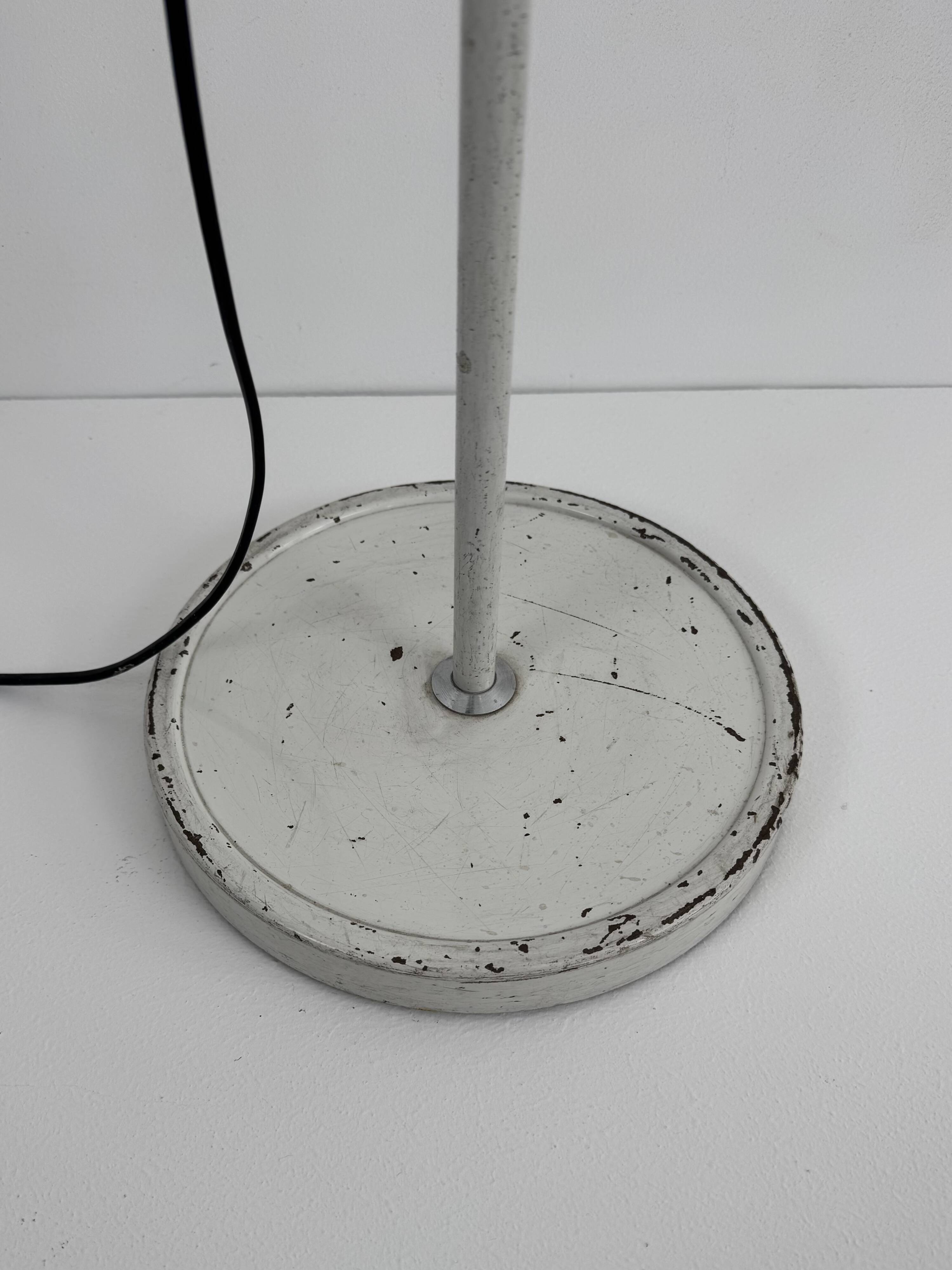 Vintage adjustable floor lamp, matte white lacquered metal and chrome, France 1970.