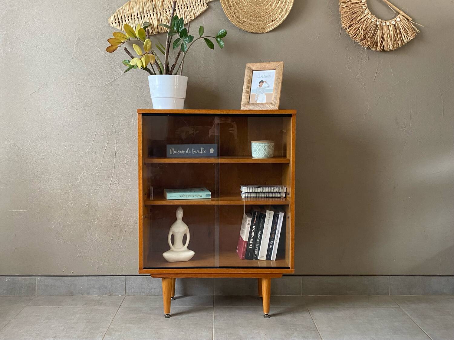 Very beautiful vintage library display case from the 60s