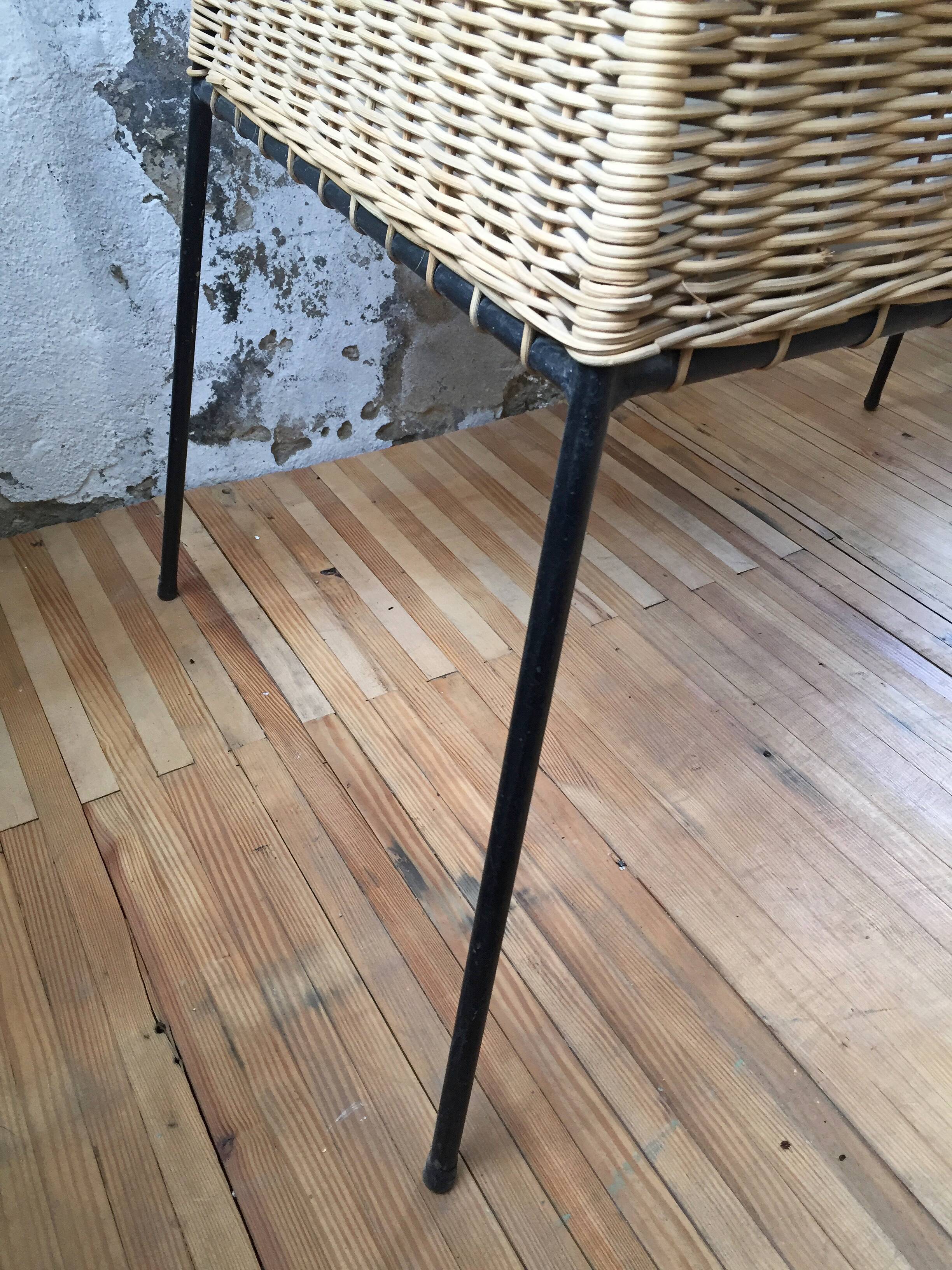 Vintage wicker vanity