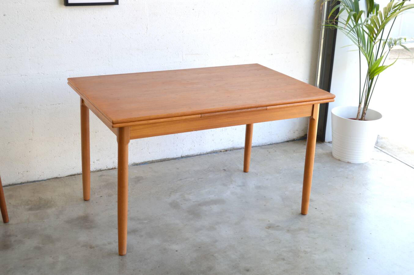 Teak table with Italian extensions 125cm