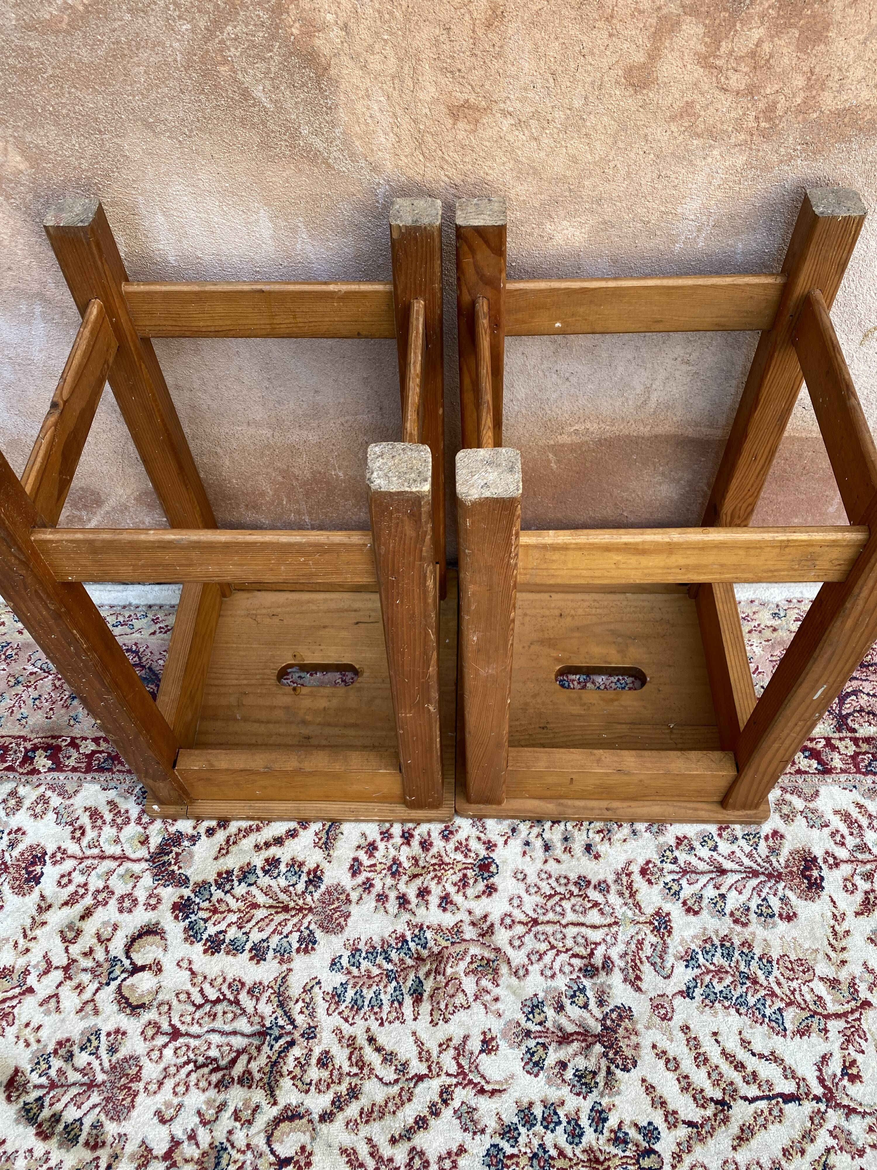 Paire de tabourets d atelier