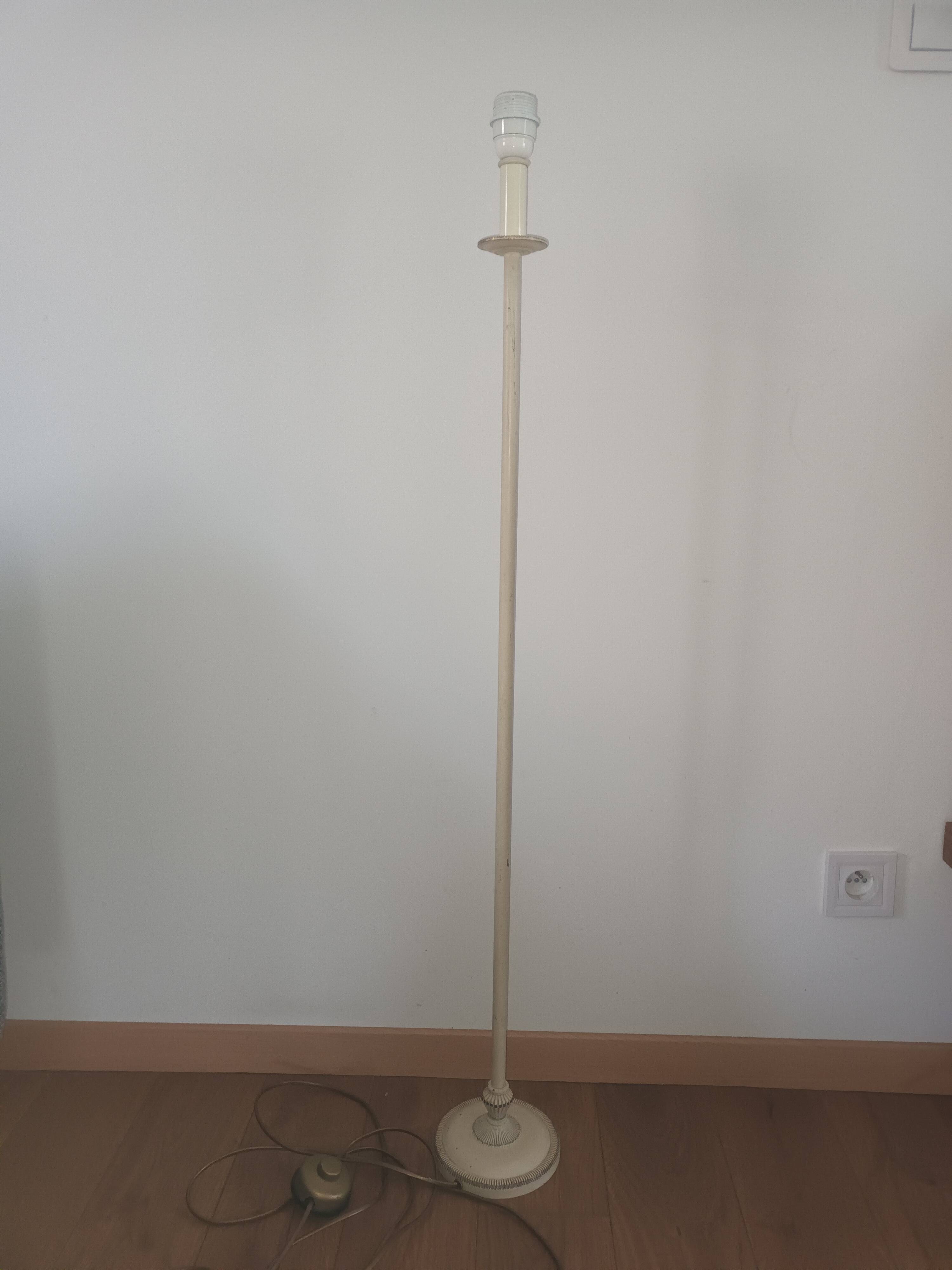 Lamp base