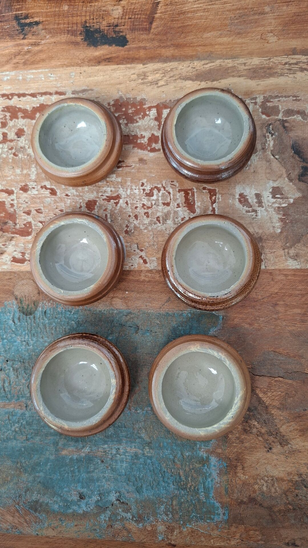 Petits pots a beurre en grés