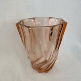 Vase en verre rose