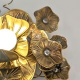 Flower-shaped wall lamp