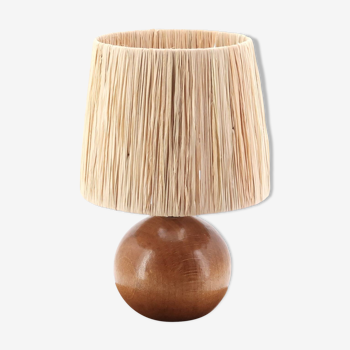 Lampe boule en bois blond, abat jour en raphia, années 70