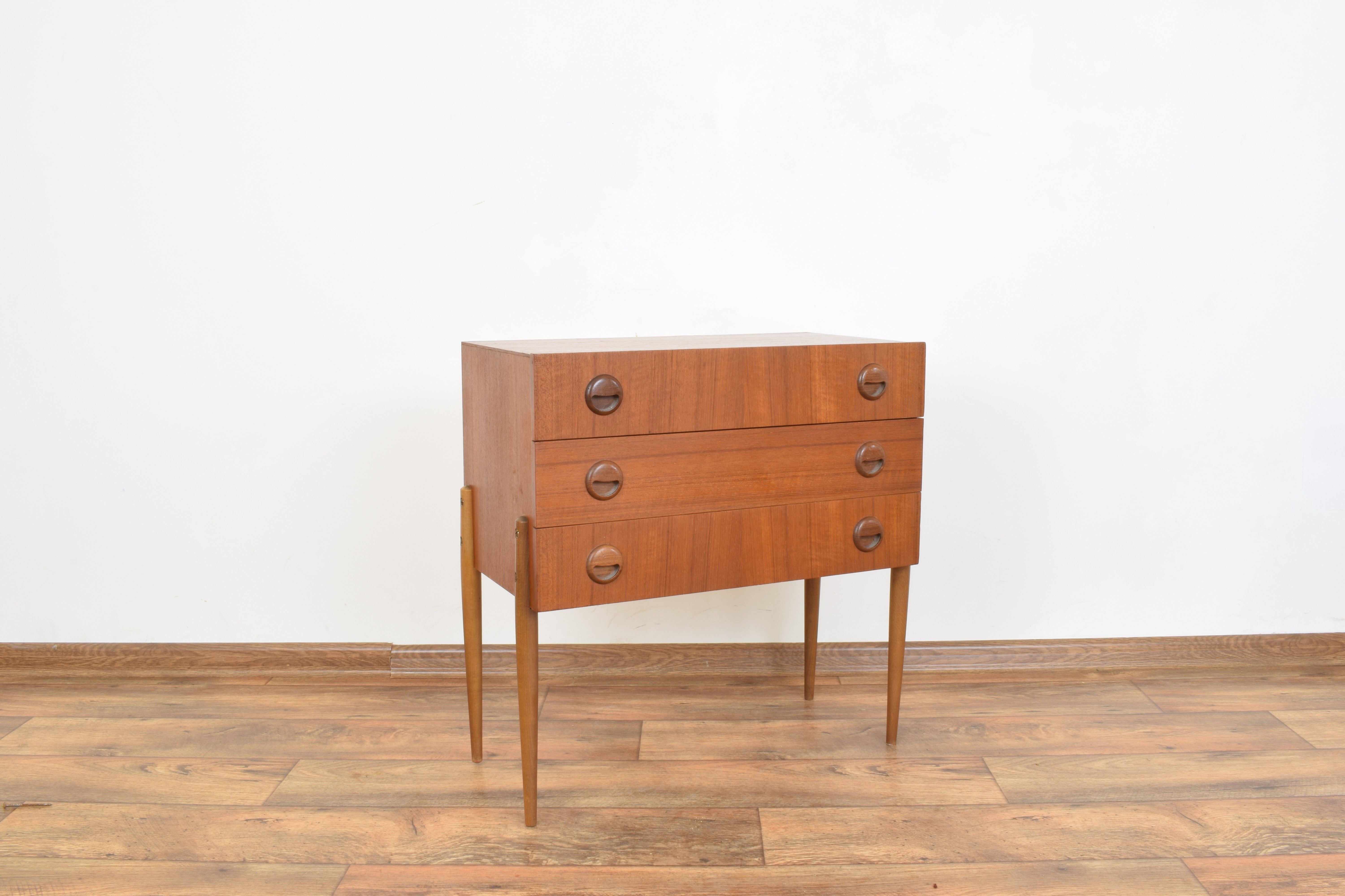Commode en teck de Hans Hawig Möbler années 1960.