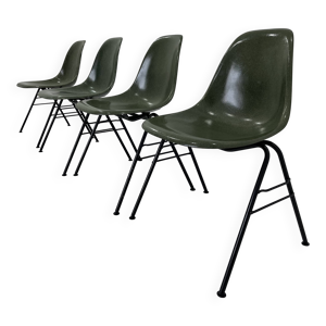 Chaises empilables DSS - fibre