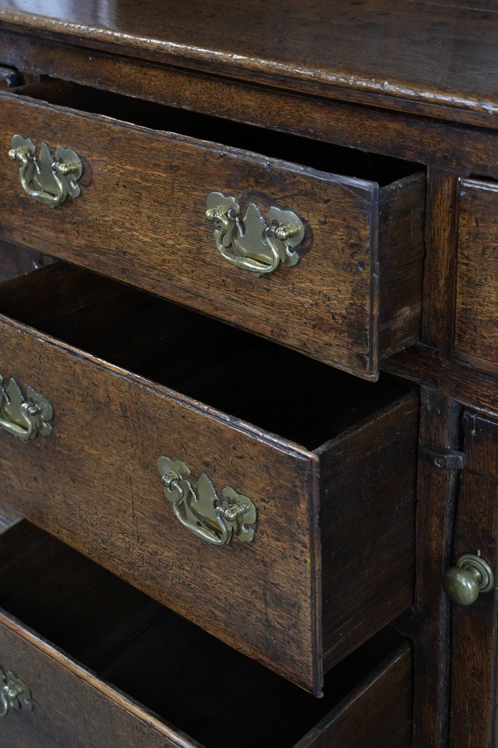 Large English antique oak kitchen cabinet / dresser from the 18th century
