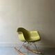 Fauteuil rocking chair design Eames Plastic Armchair RE RAR, edition Vitra