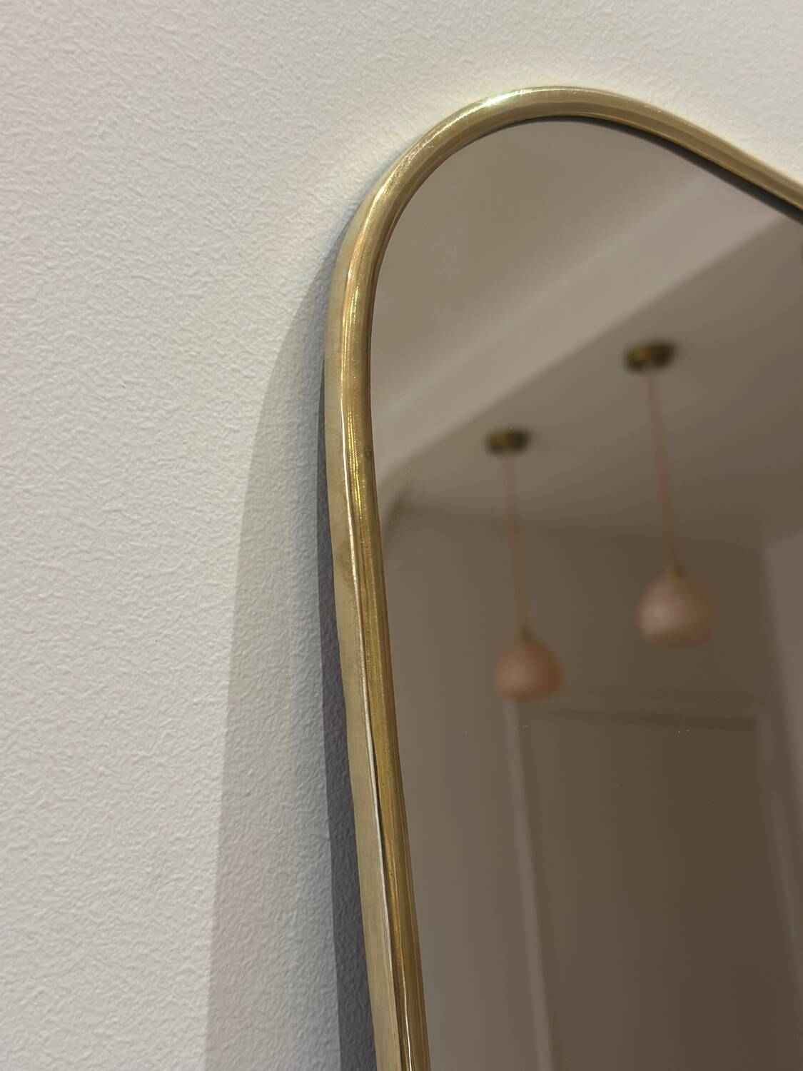 Miroir irrégulier organique trapèze barbier vintage Éden laiton doré