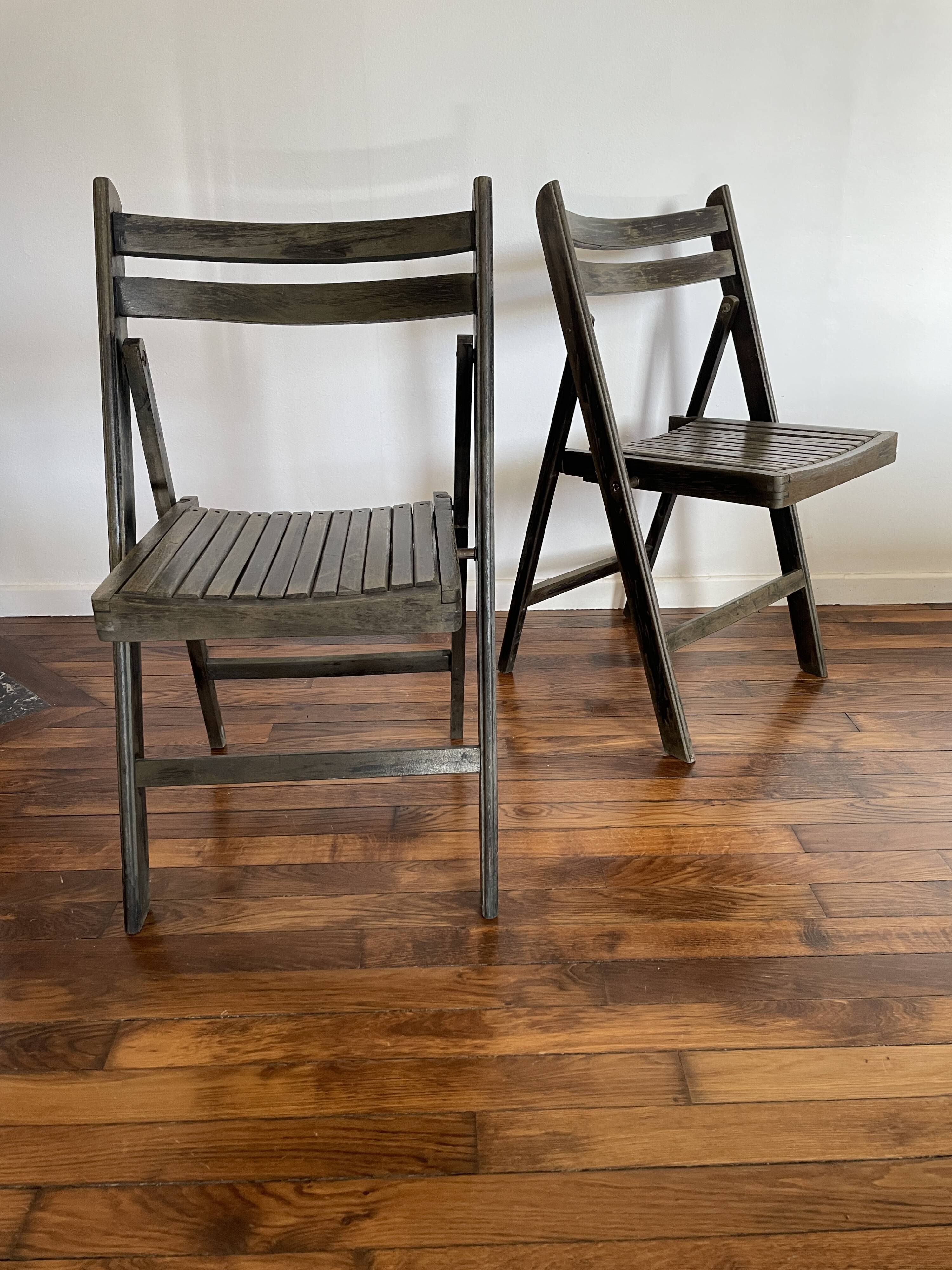 Lot de 2 chaises pliantes anciennes