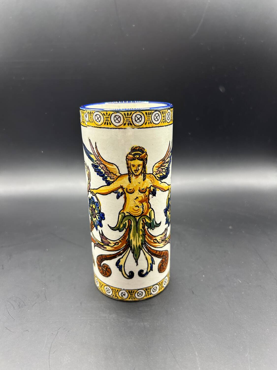 Small cylindrical vase in Gien earthenware - Renaissance pattern