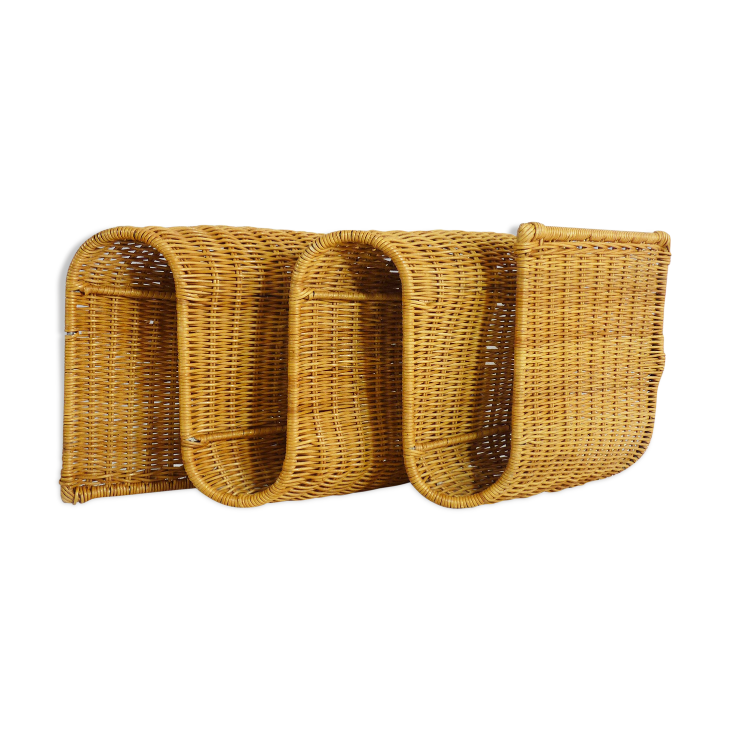 Magazine holder  in rattan wicker, wave shape 70s