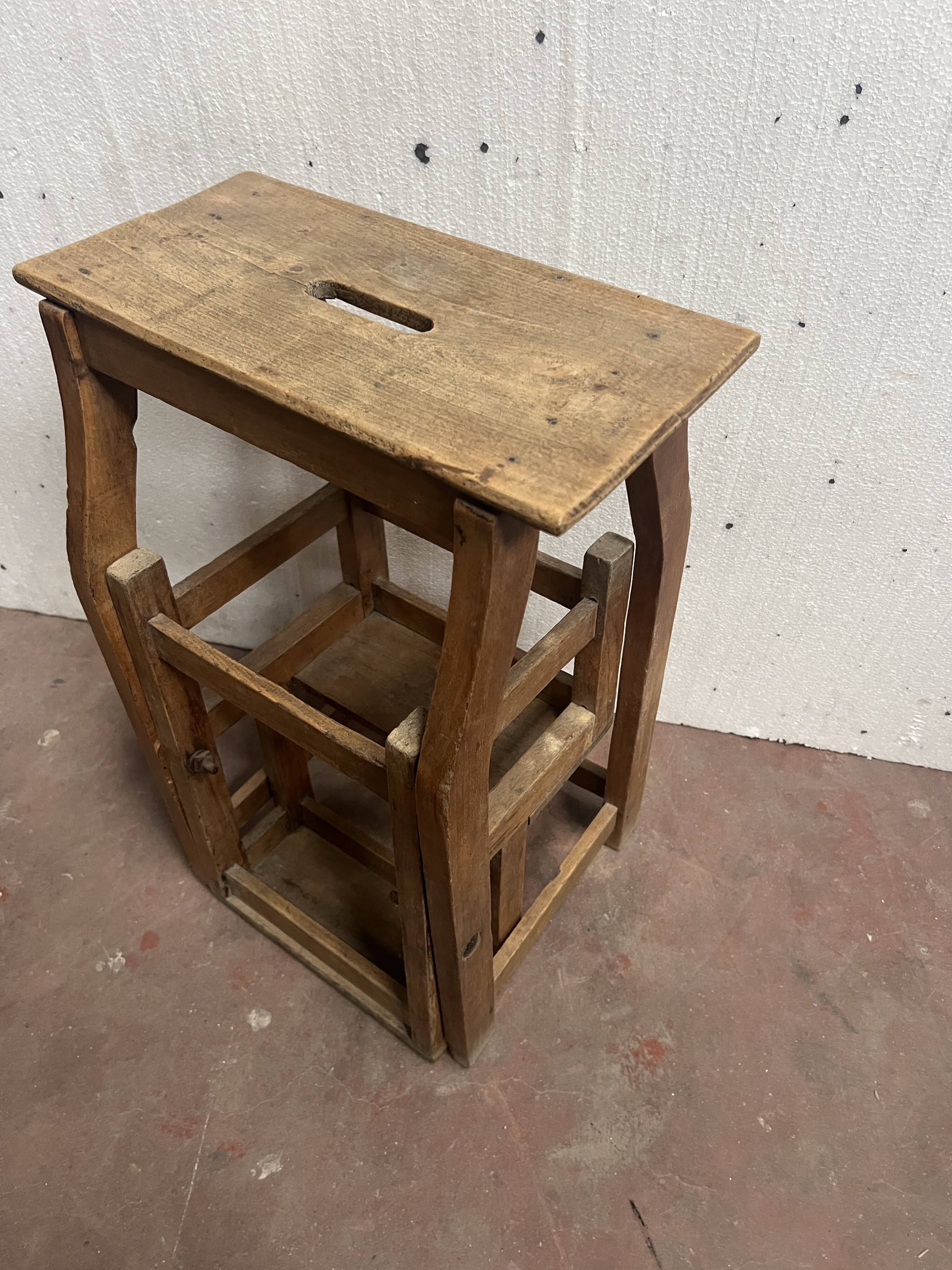 Escalier de bibliothèque en hêtre naturel XIX siècle