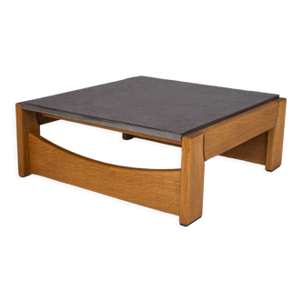 Table basse brutaliste