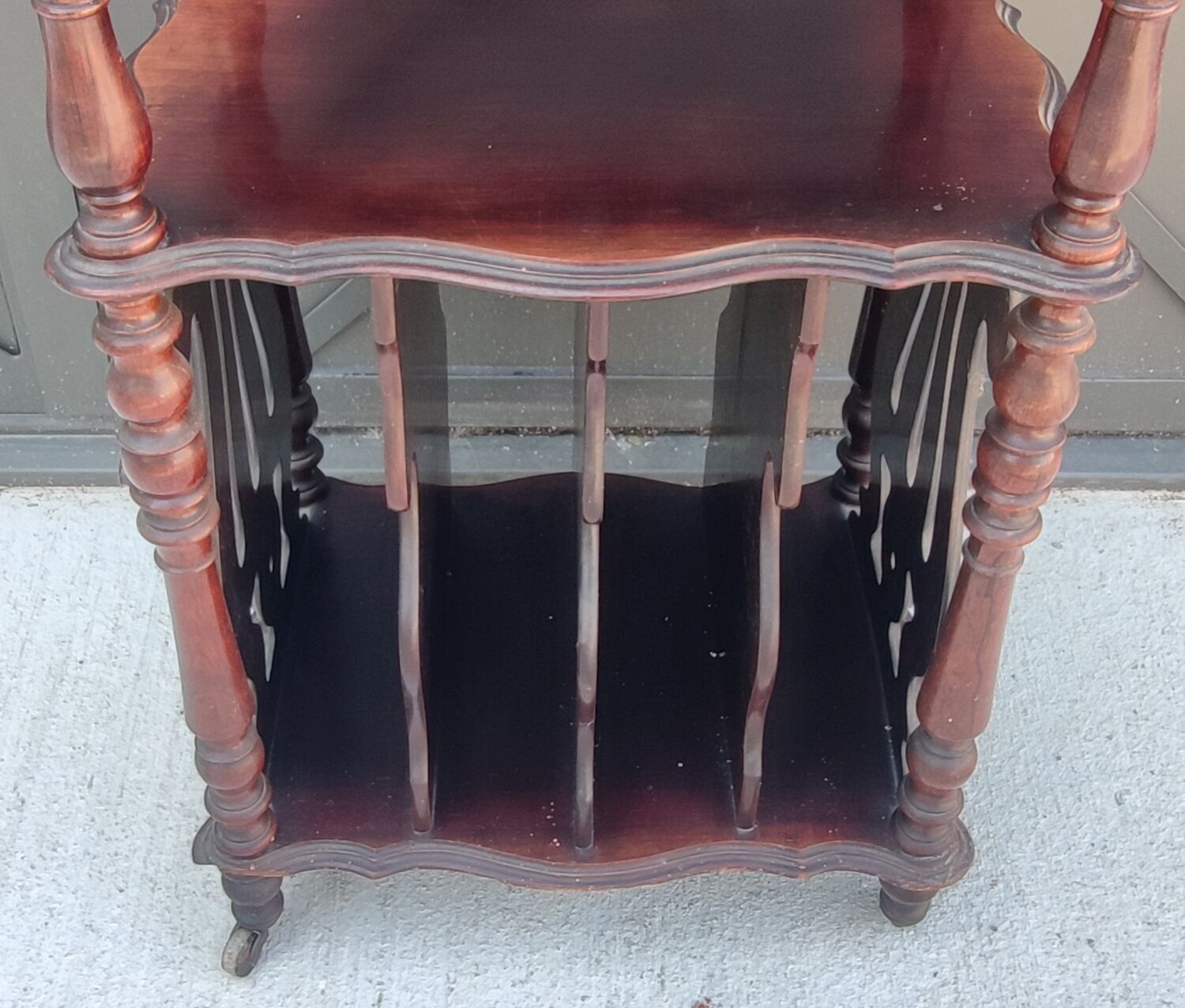 Old sheet shelf cabinet