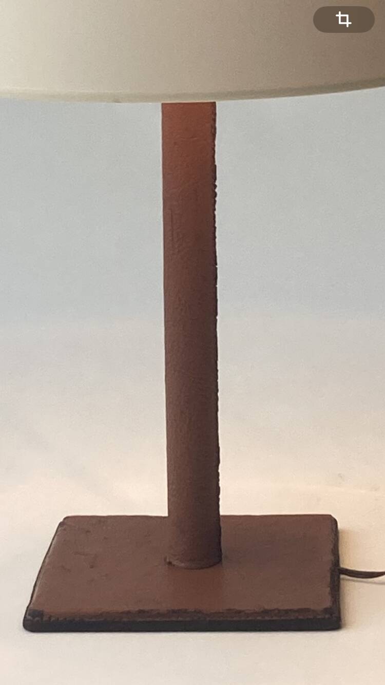 Lampe en cuir piqué sellier 1950 vintage