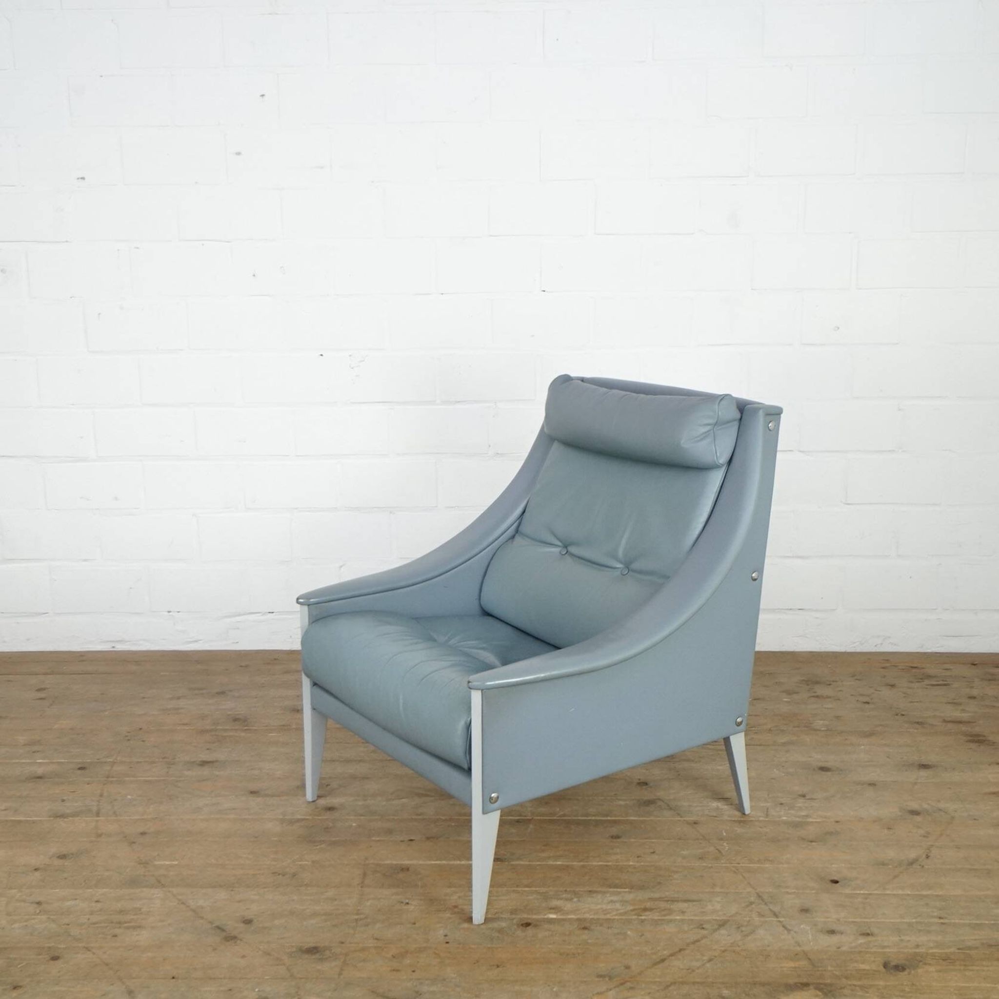 Leather Gio Ponti lounge chair model Dezza for Poltrona Frau
