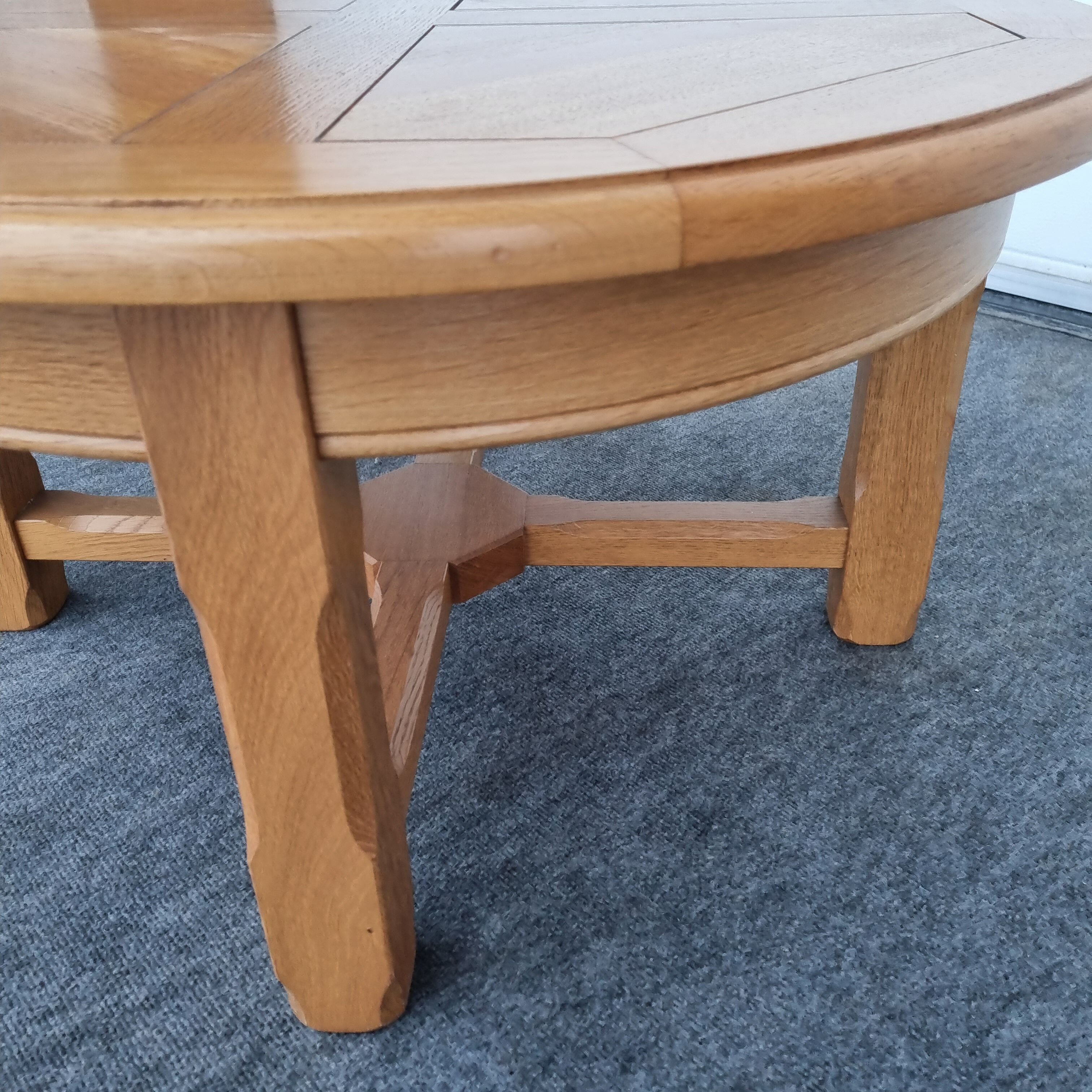 Round coffee table 1980