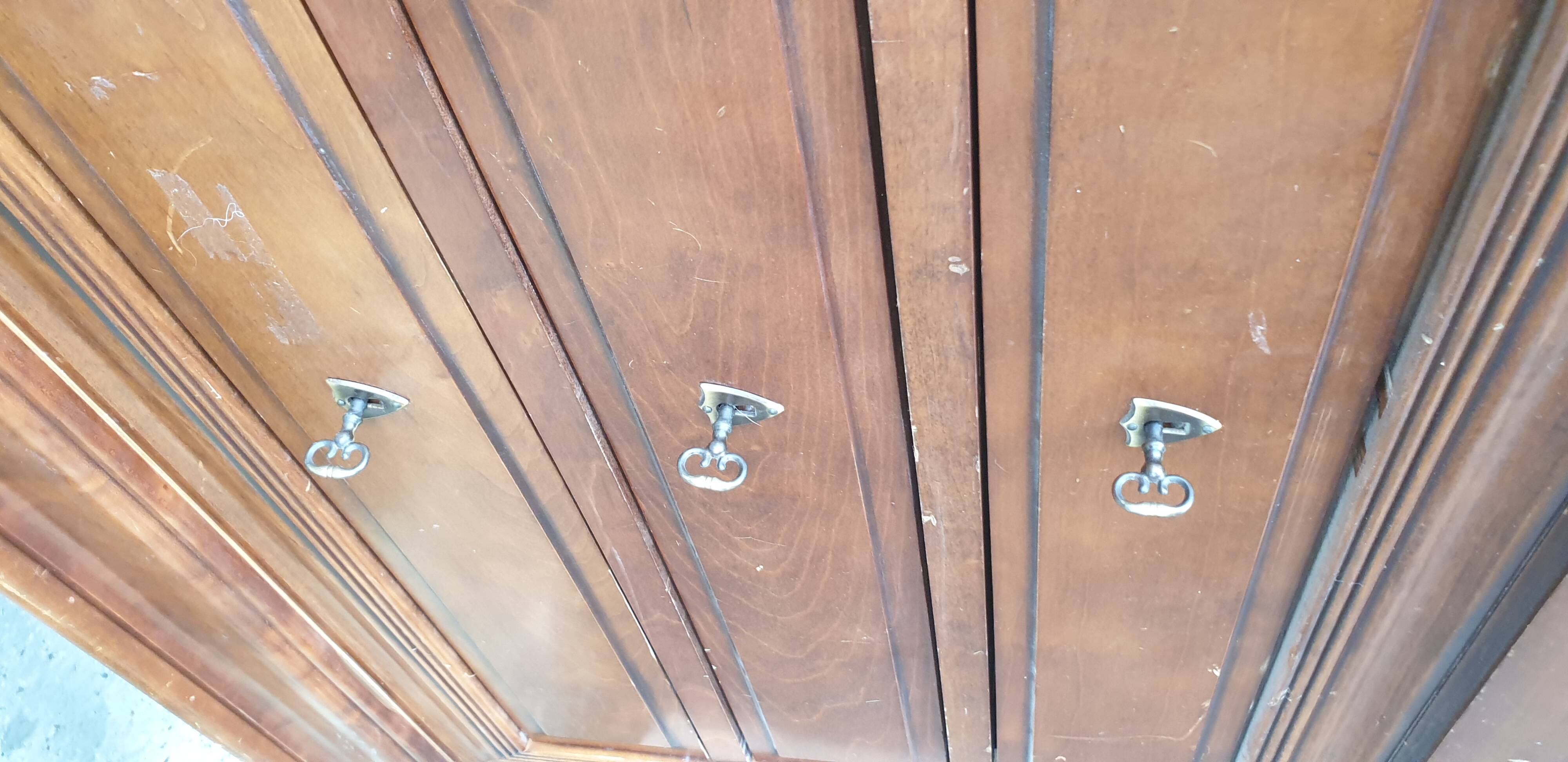 Louis Philippe chest of drawers in doucine