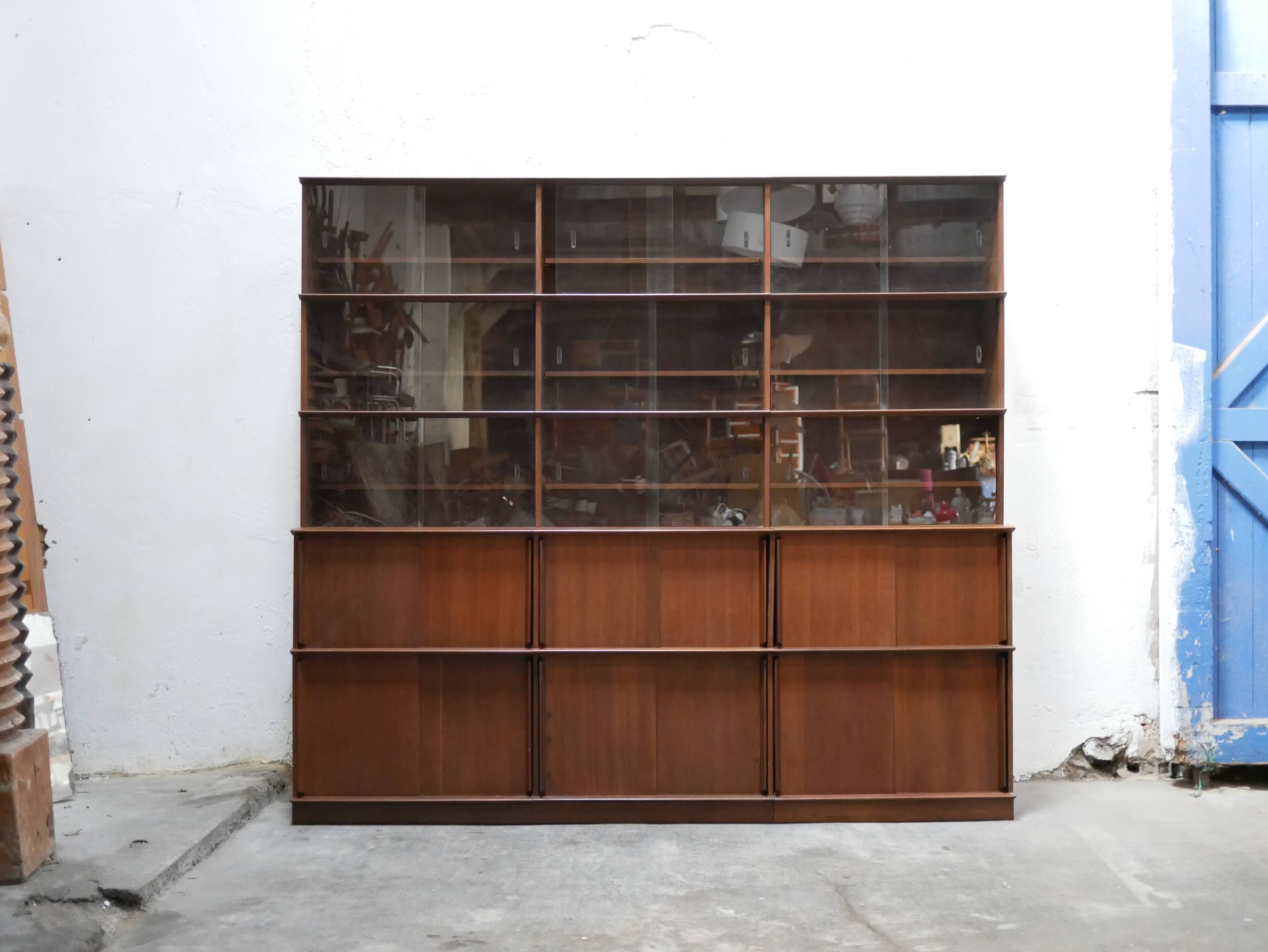 Bibliothèque vitrine par Didier Rozaffy pour les éditions Meubles Oscar