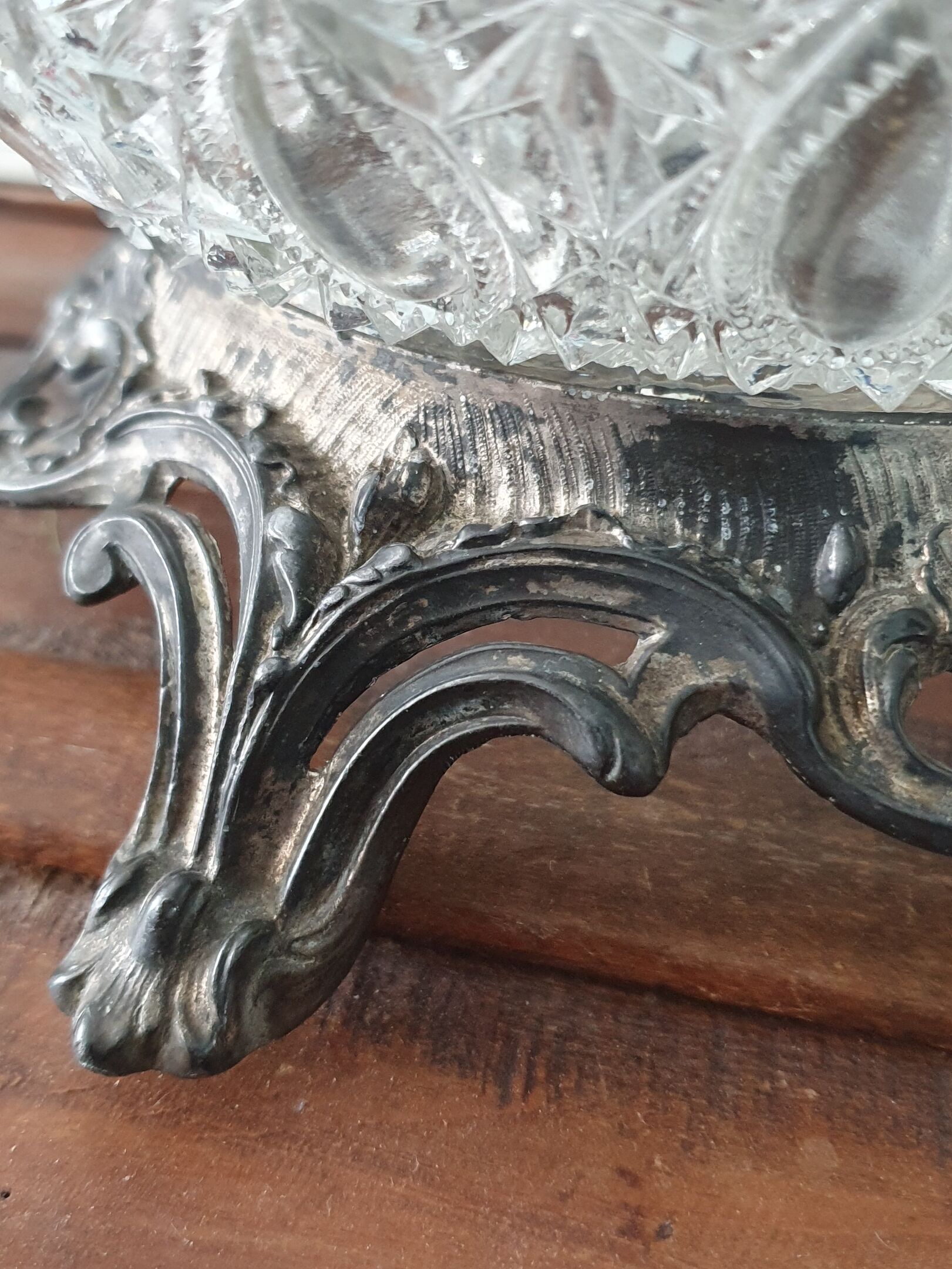 center table glass and metal brand deposited