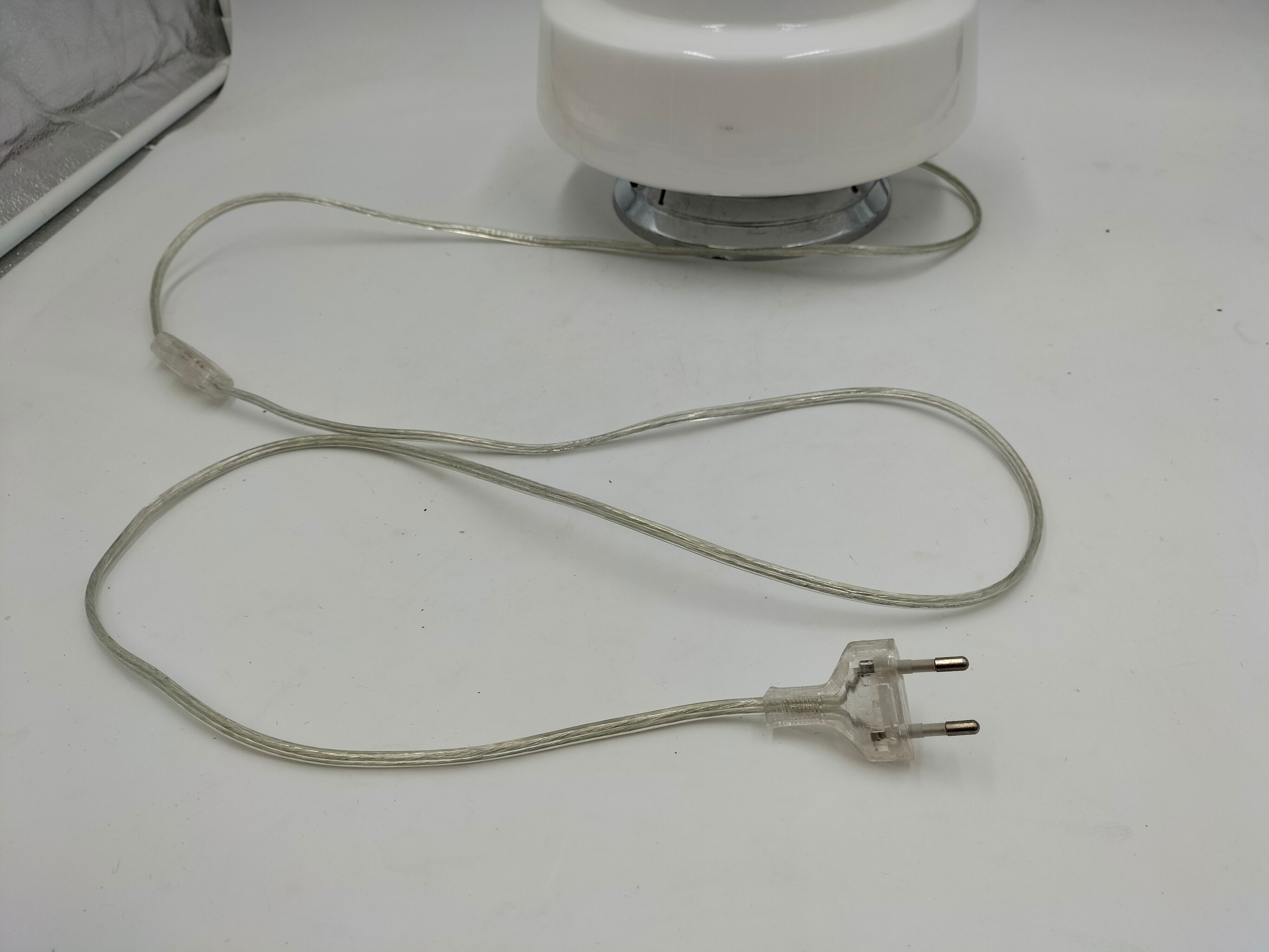 Art deco building lamp